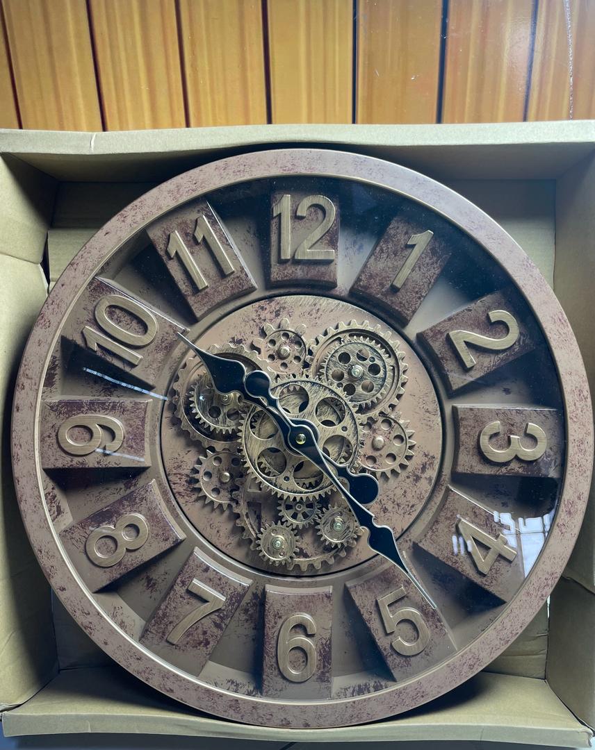 Wall clock