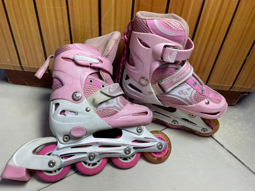 Kids skating shoe